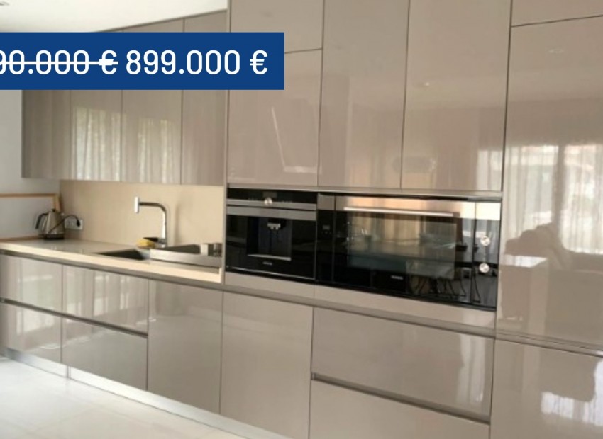 Resale - Villa -
Campoamor