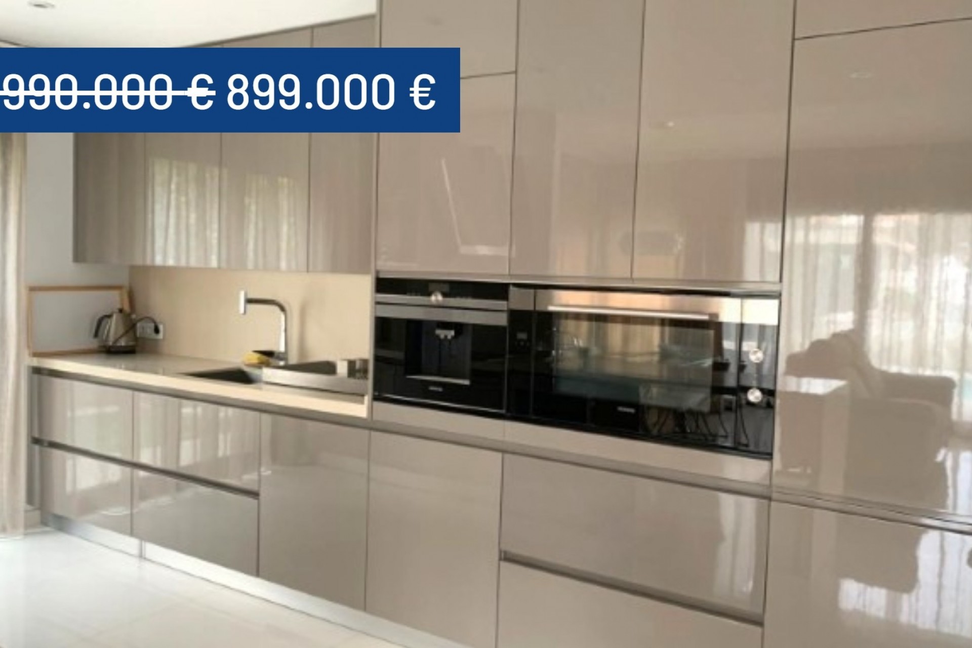 Resale - Villa -
Campoamor