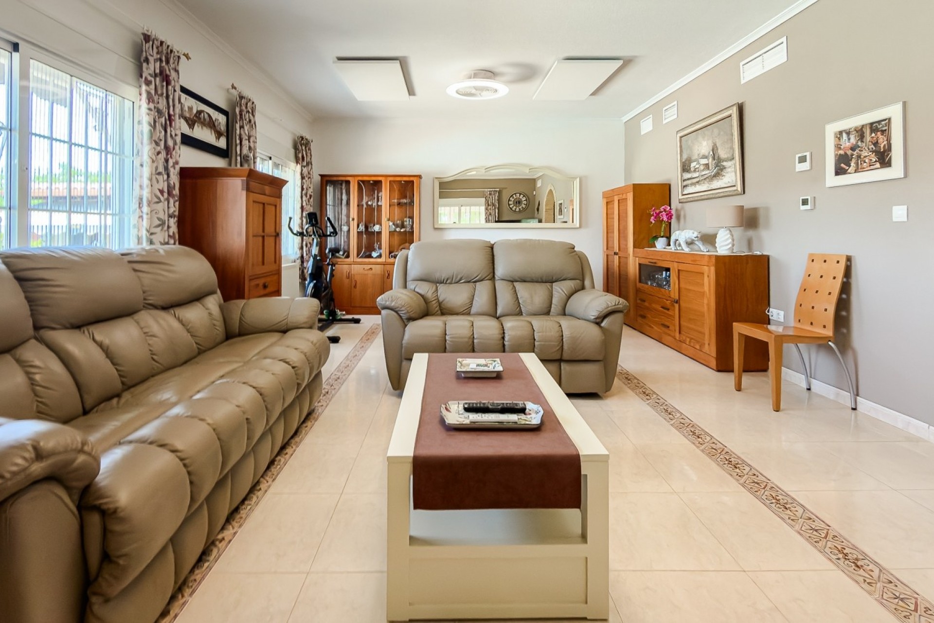 Resale - Villa -
CATRAL - Catral