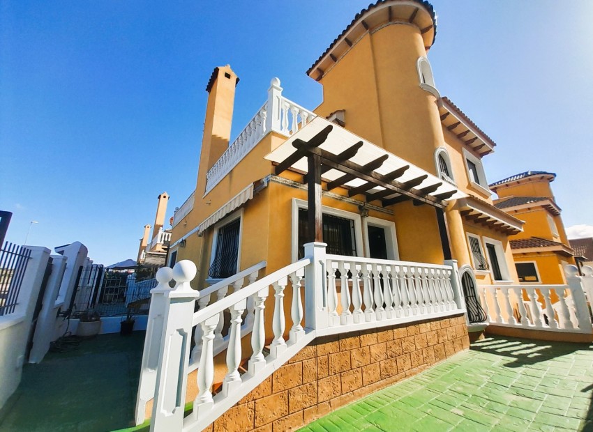 Resale - Villa -
Ciudad Quesada