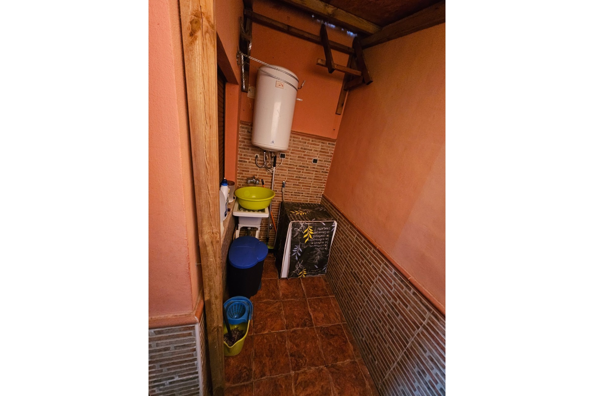 Resale - Villa -
Daya Nueva