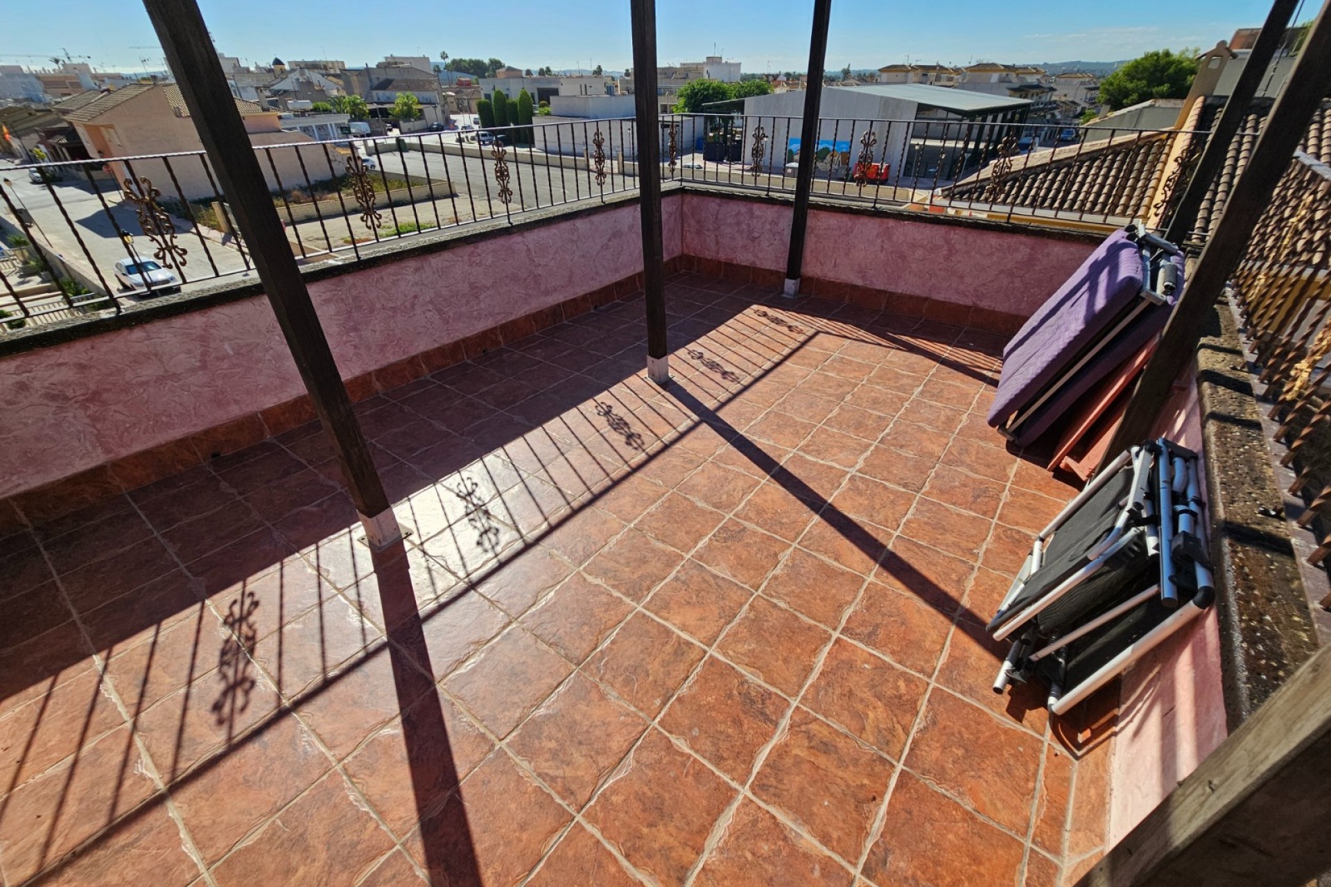 Resale - Villa -
Daya Nueva