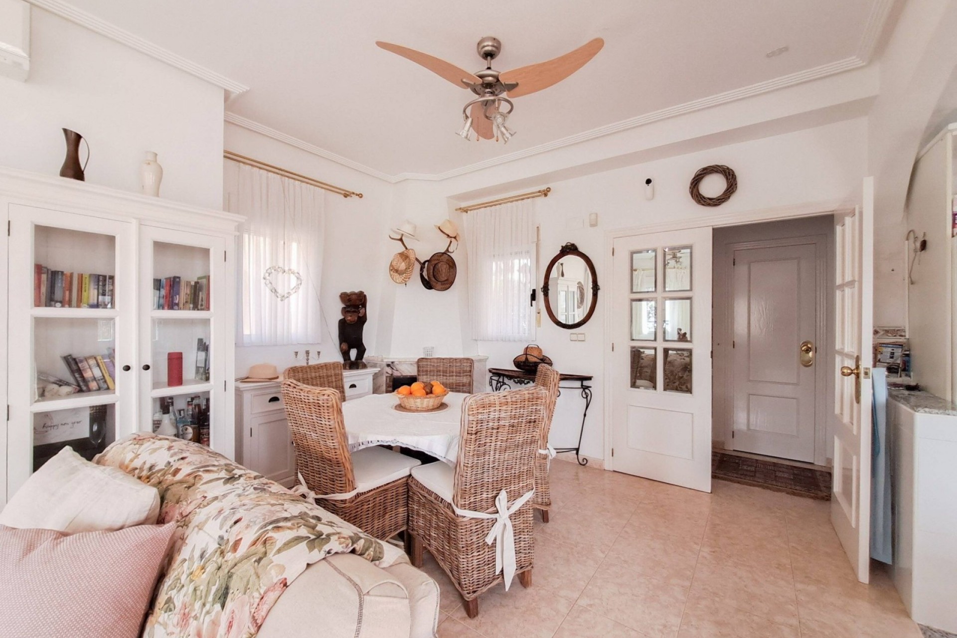 Resale - Villa -
Dehesa de Campoamor