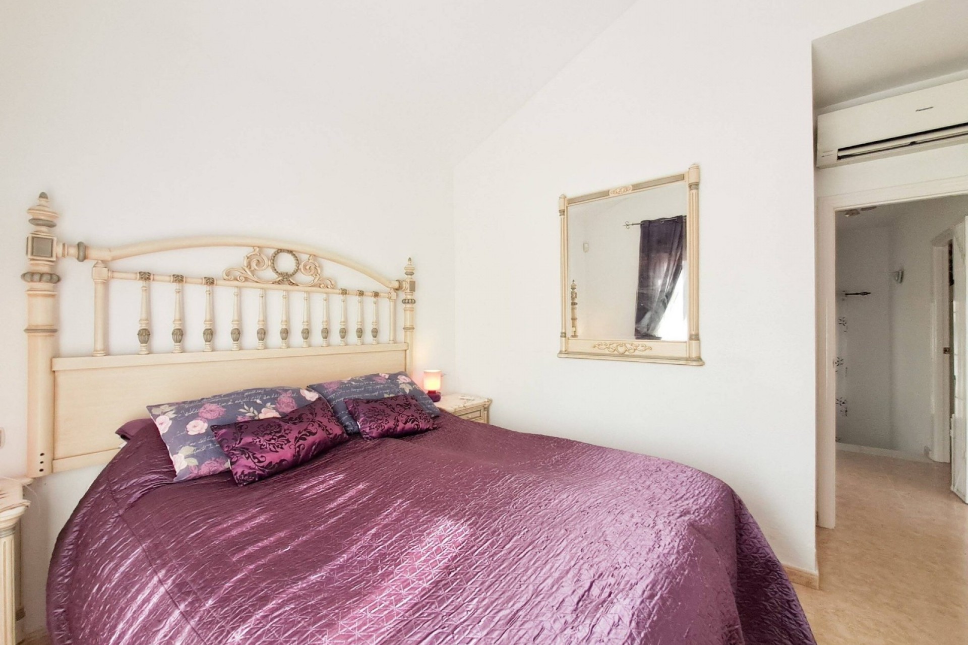 Resale - Villa -
Dehesa de Campoamor