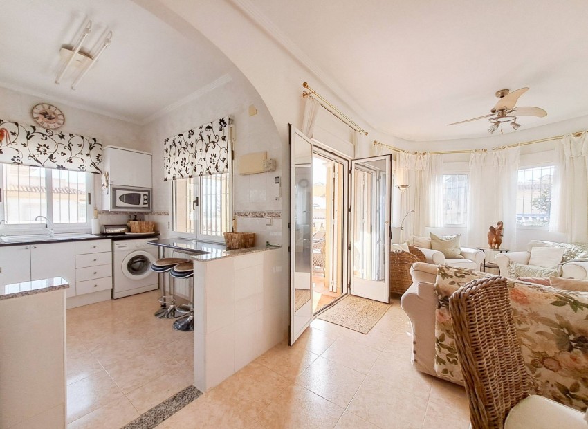 Resale - Villa -
Dehesa de Campoamor