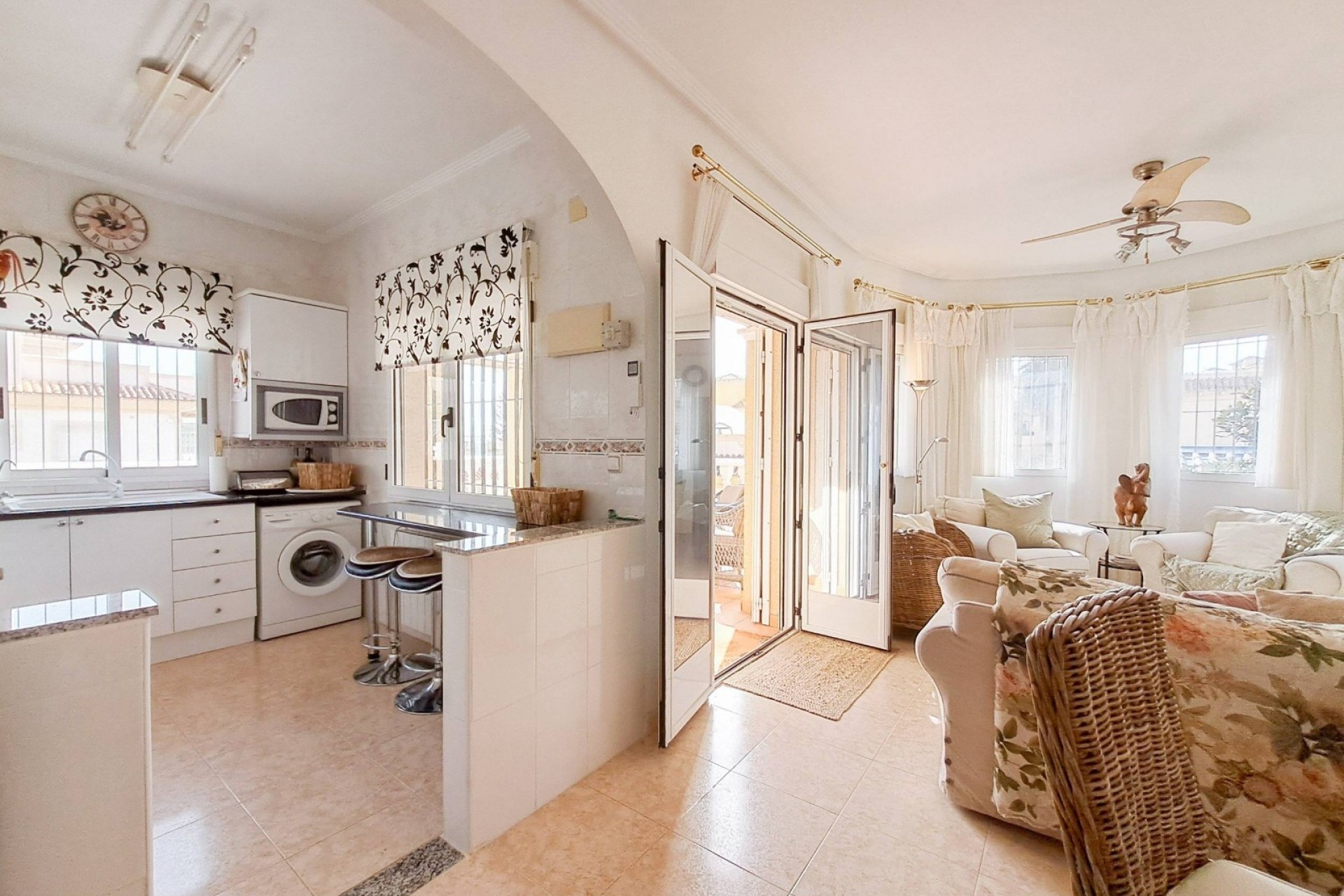 Resale - Villa -
Dehesa de Campoamor