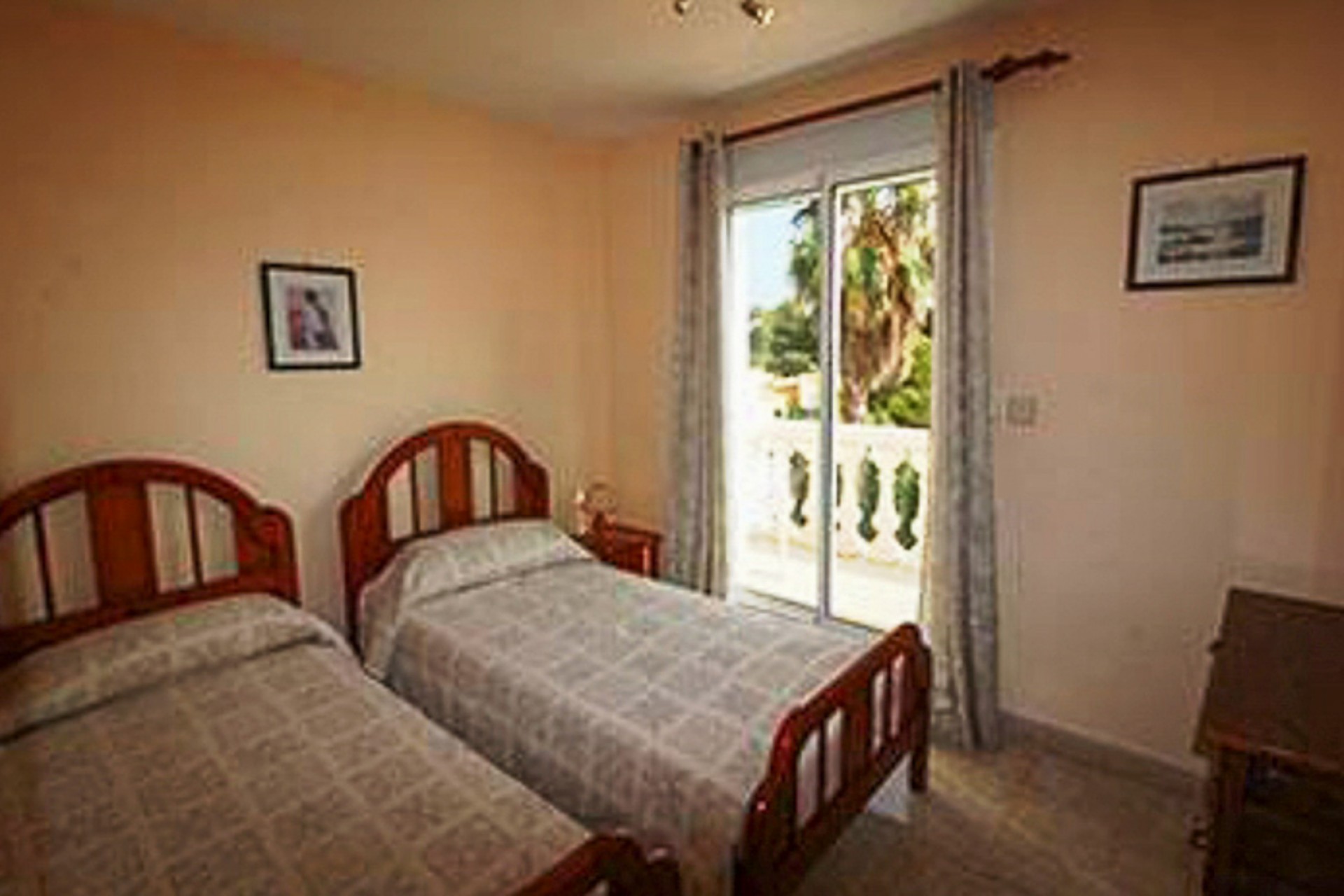 Resale - Villa -
Denia - Altomira