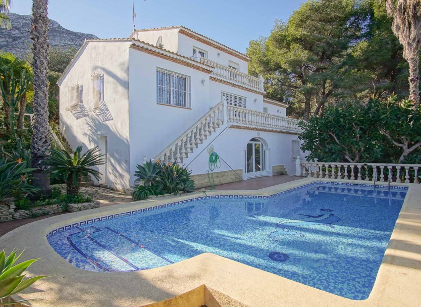 Resale - Villa -
Denia - Altomira