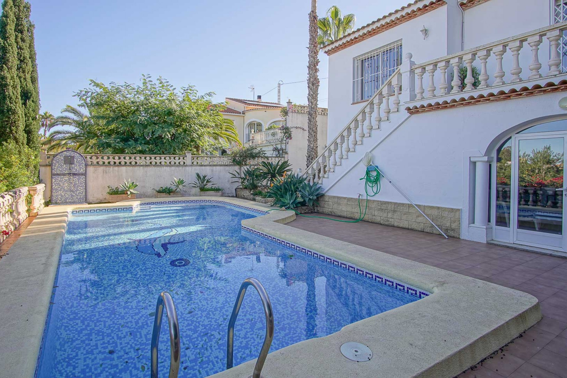 Resale - Villa -
Denia - Altomira