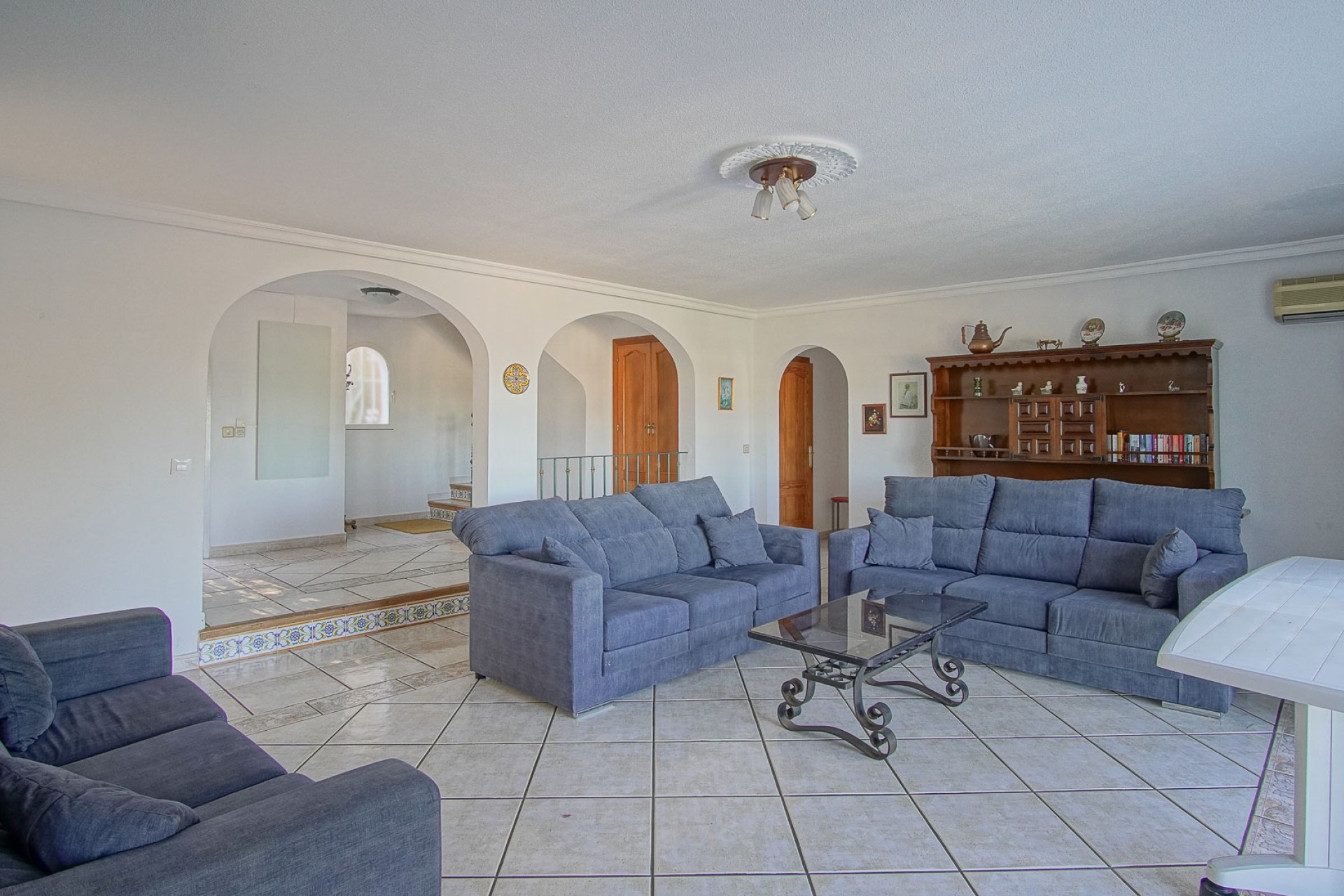 Resale - Villa -
Denia - Altomira