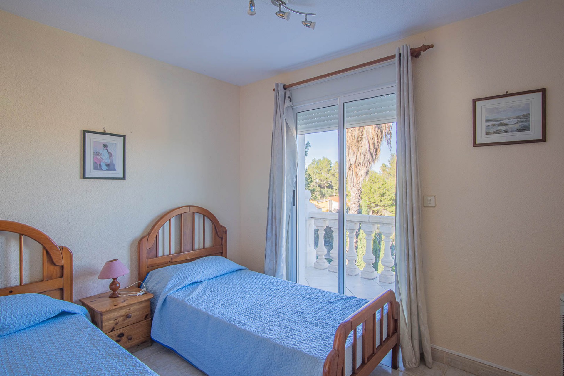 Resale - Villa -
Denia - Altomira