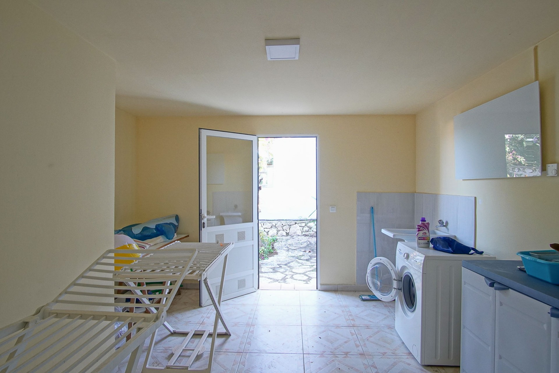 Resale - Villa -
Denia - Altomira