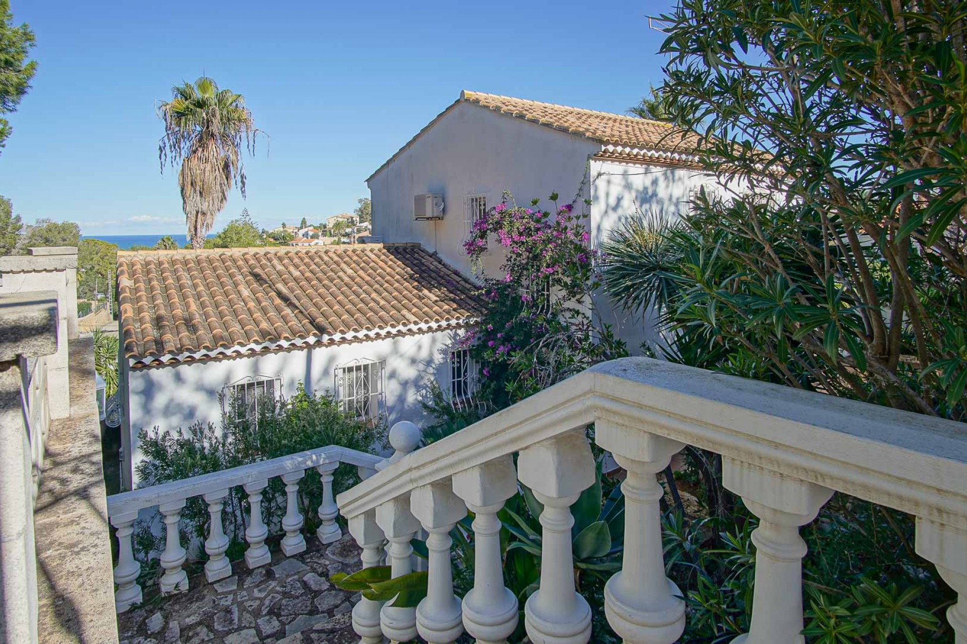 Resale - Villa -
Denia - Altomira