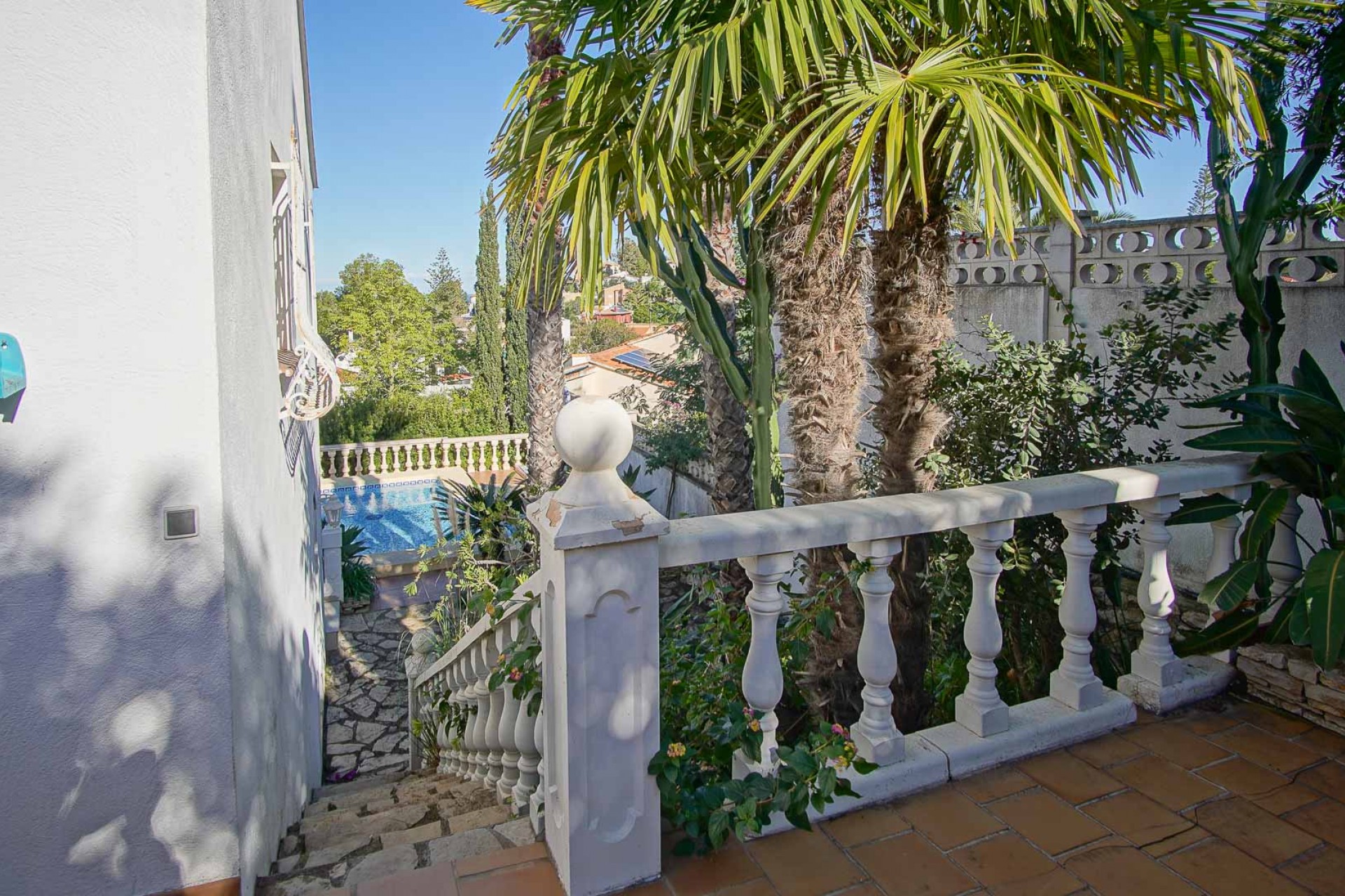 Resale - Villa -
Denia - Altomira