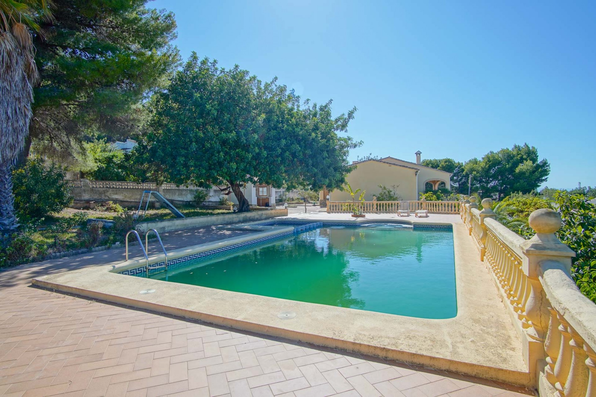 Resale - Villa -
Denia - Campusos