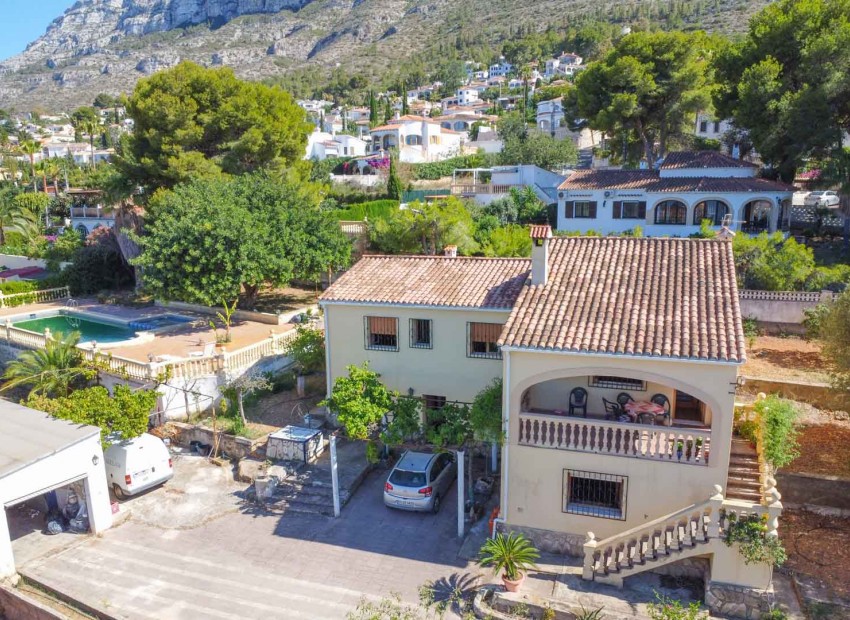 Resale - Villa -
Denia - Campusos