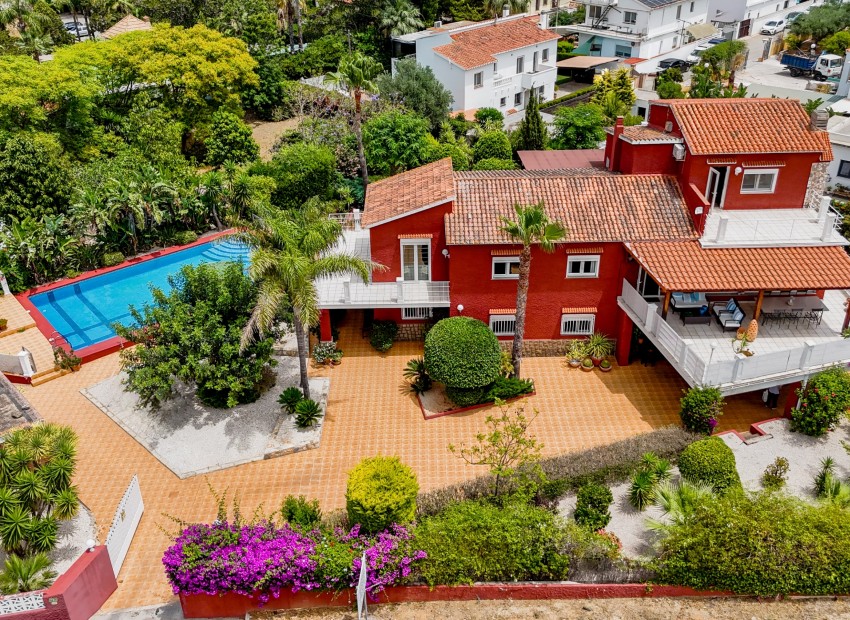 Resale - Villa -
Denia - El Puerto
