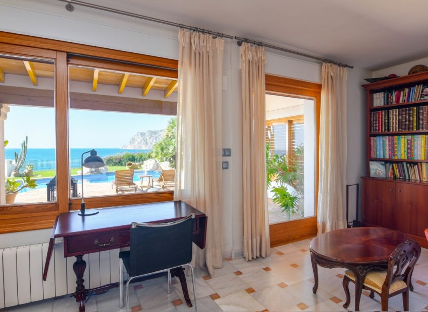 Resale - Villa -
Denia - La Pedrera