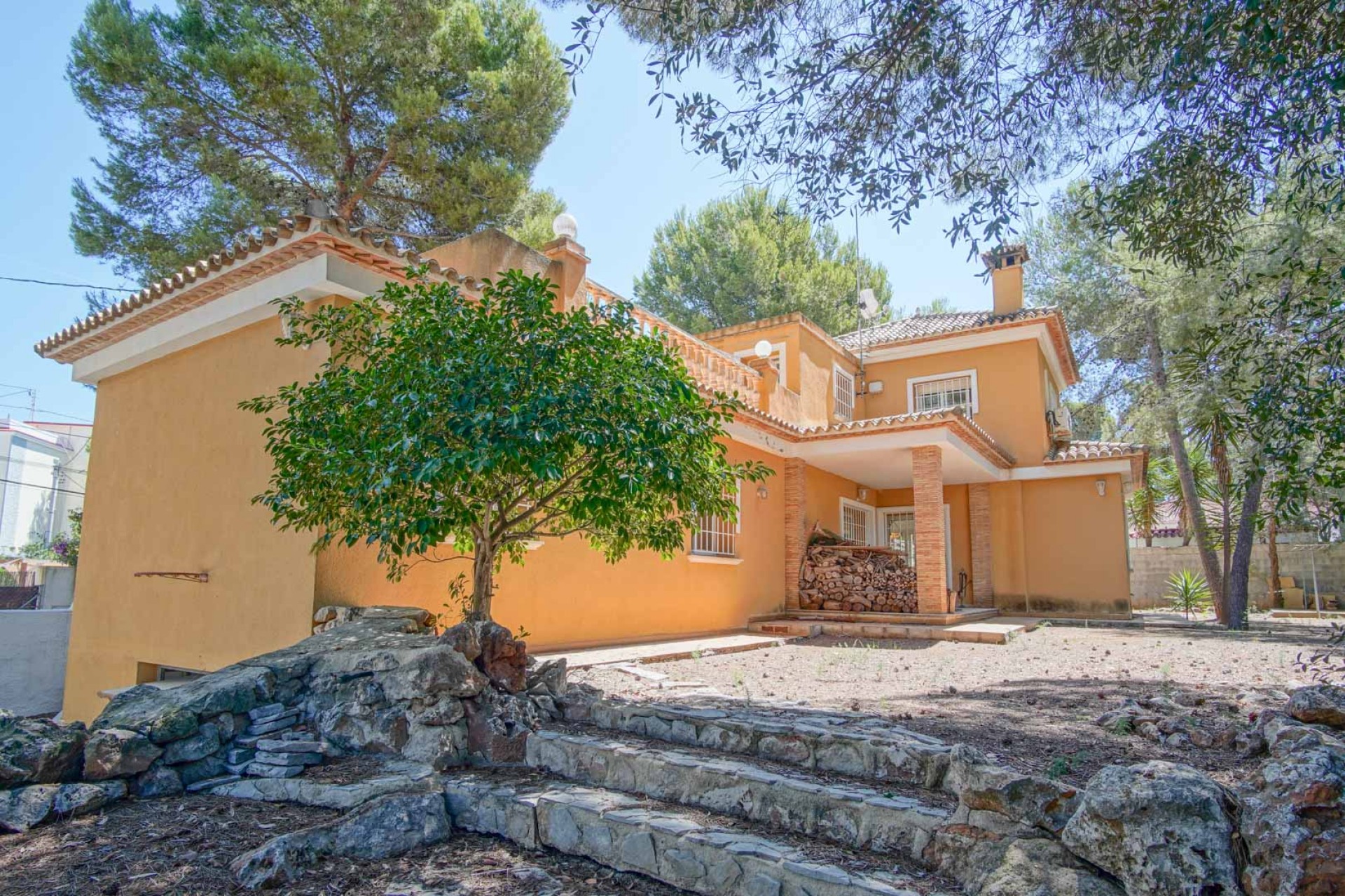 Resale - Villa -
Denia - Las Rotas