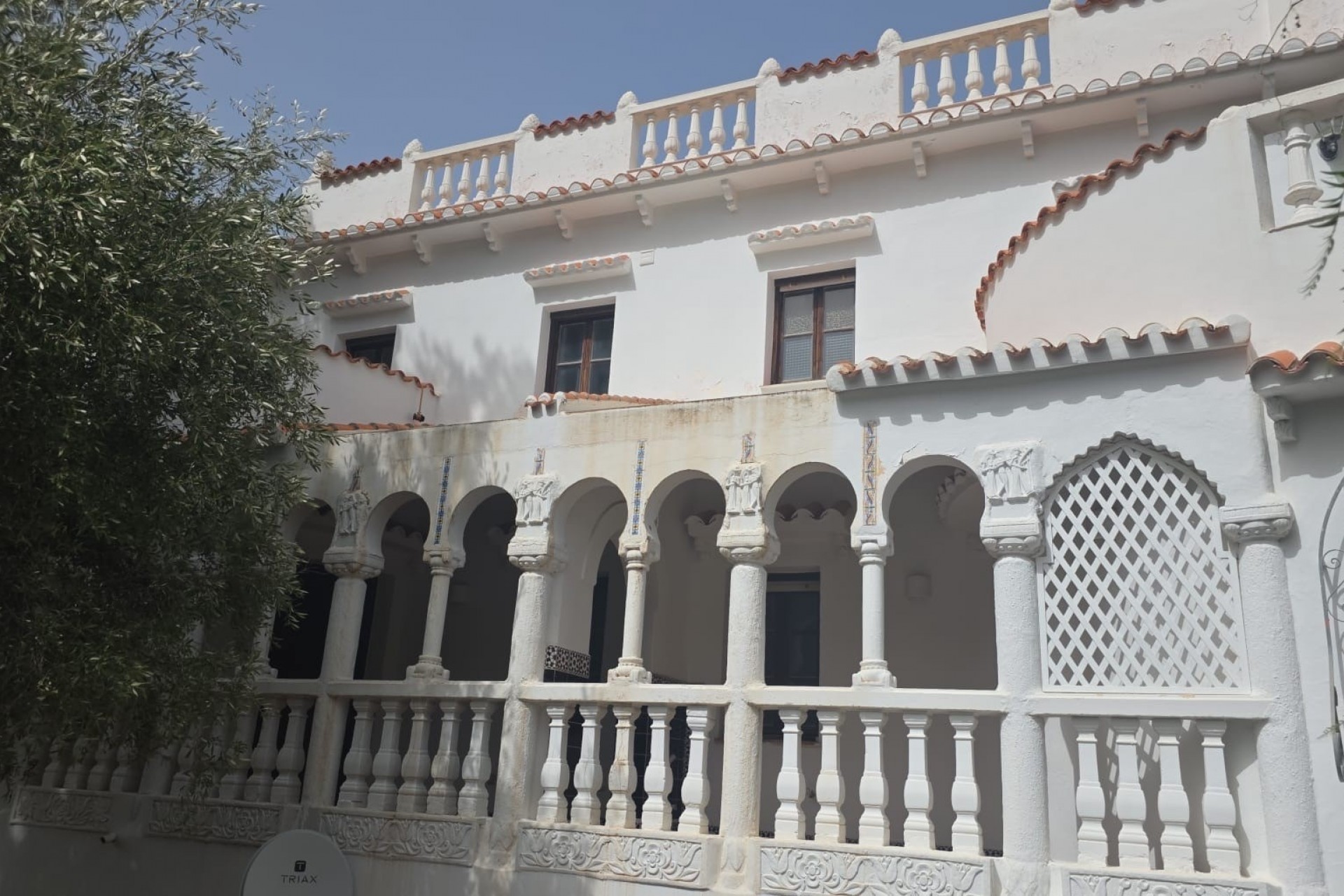 Resale - Villa -
Denia