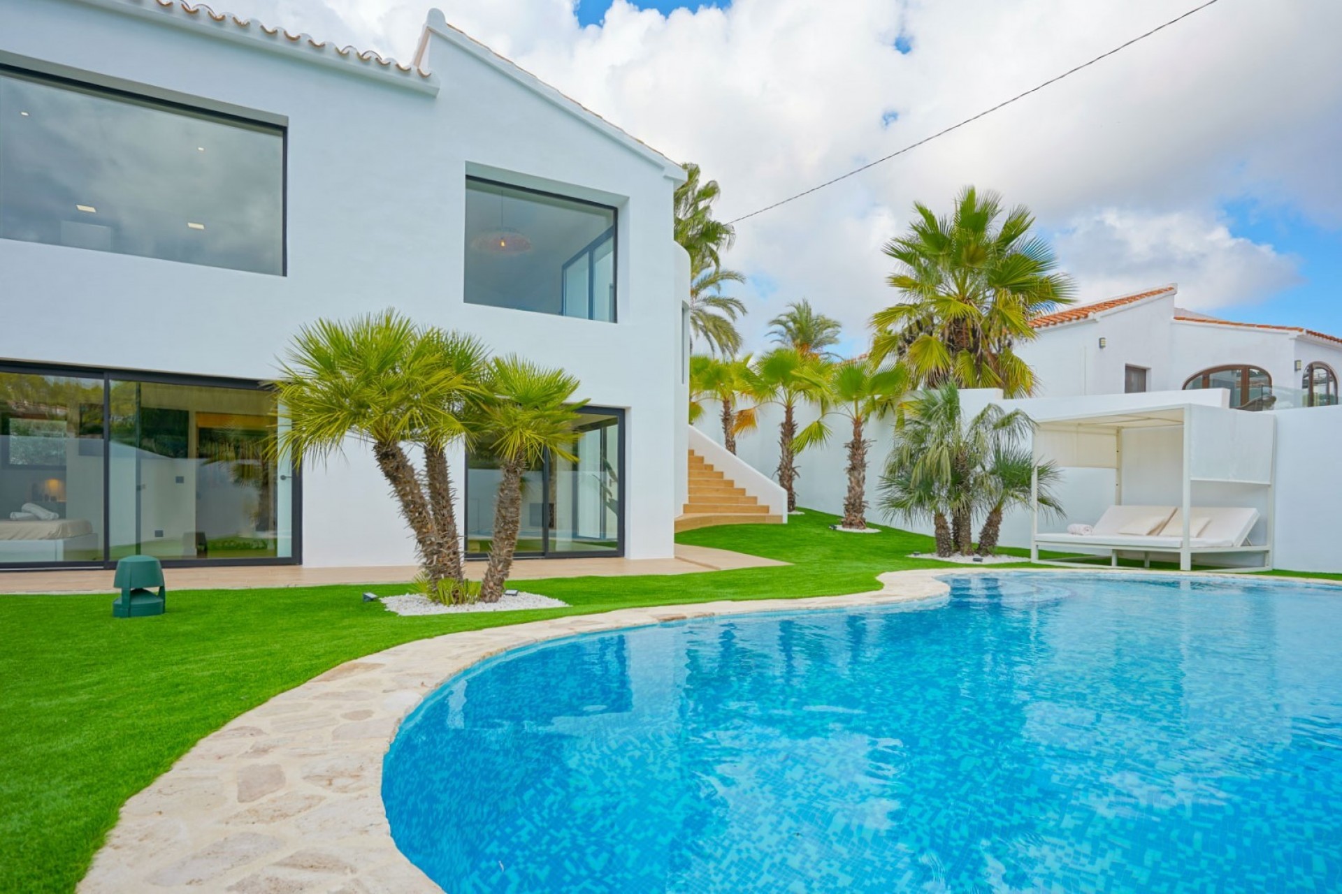 Resale - Villa -
Denia