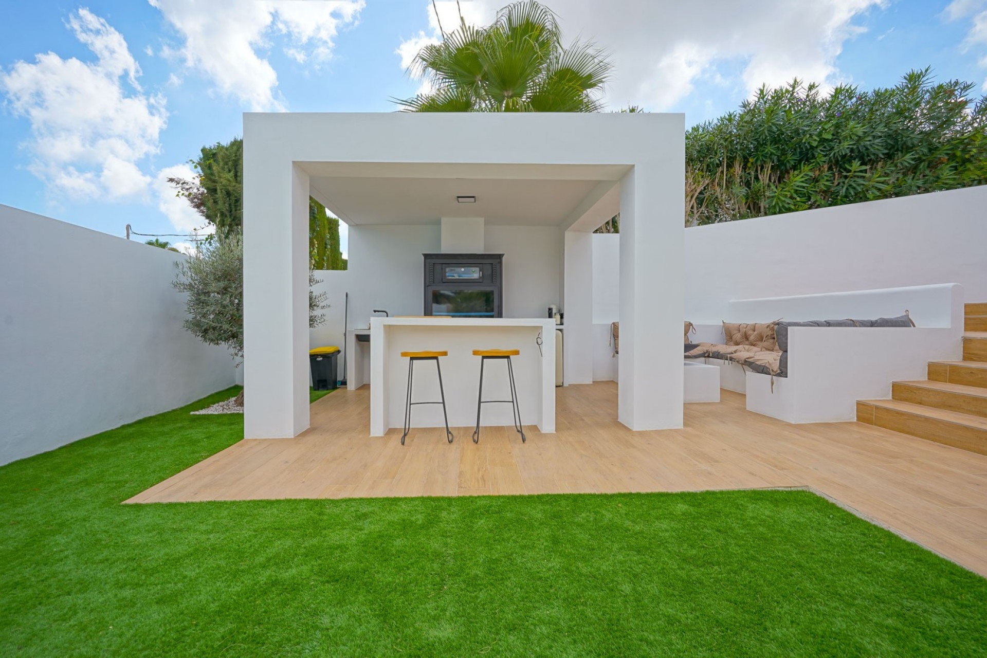 Resale - Villa -
Denia