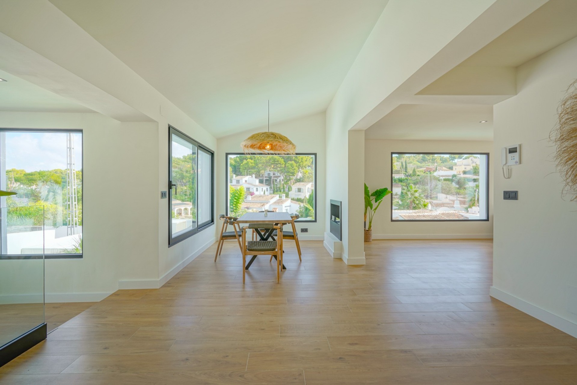 Resale - Villa -
Denia