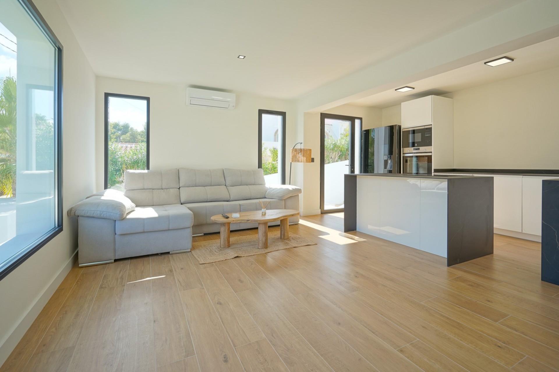 Resale - Villa -
Denia