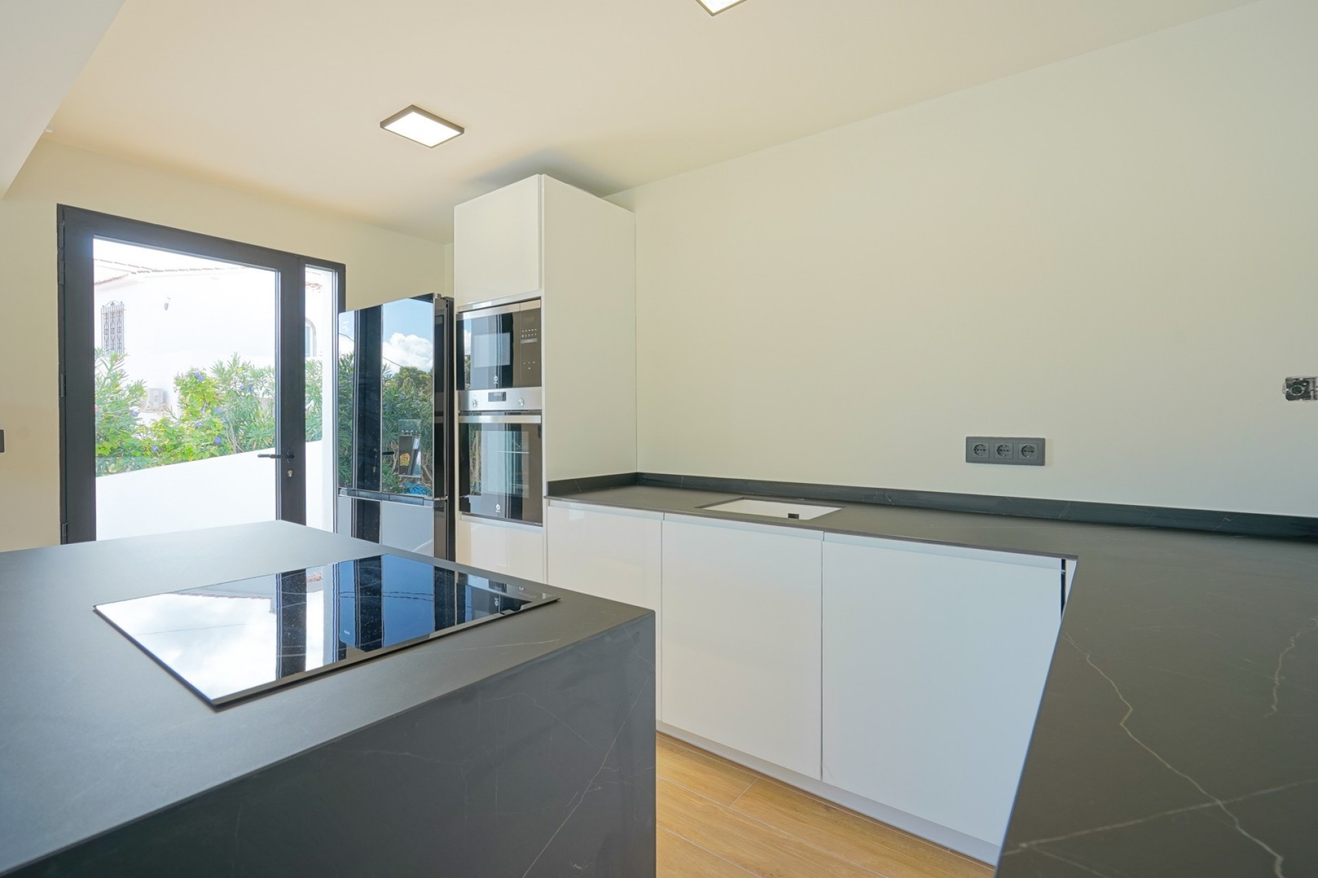 Resale - Villa -
Denia