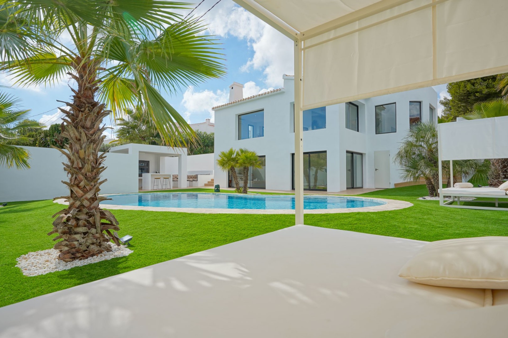 Resale - Villa -
Denia