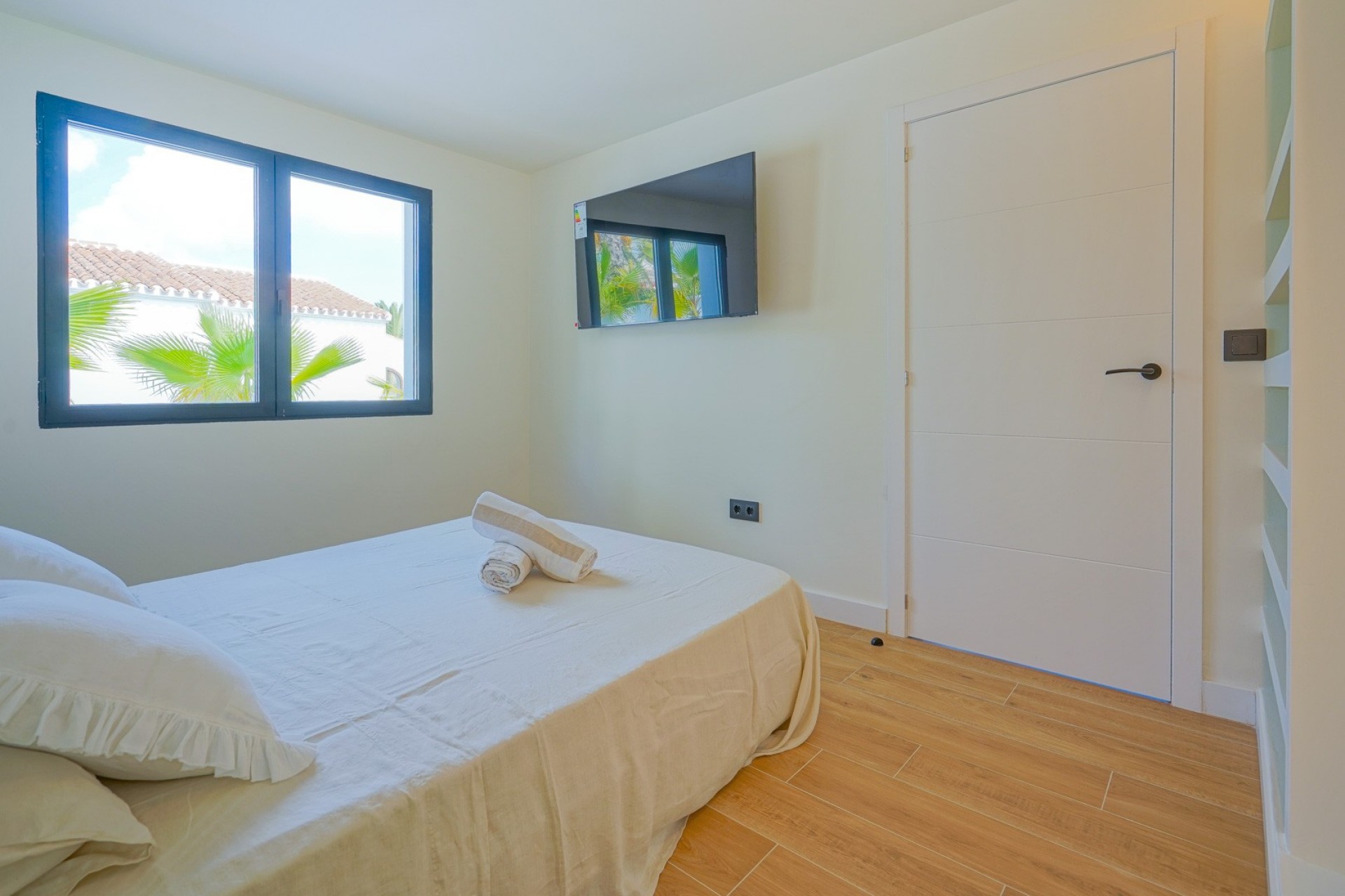 Resale - Villa -
Denia