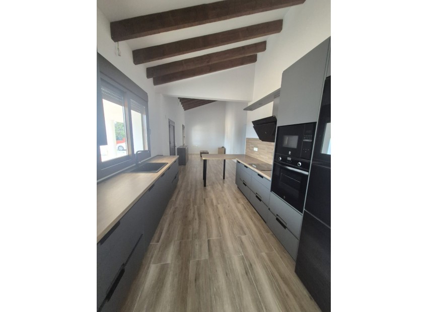 Resale - Villa -
Dolores