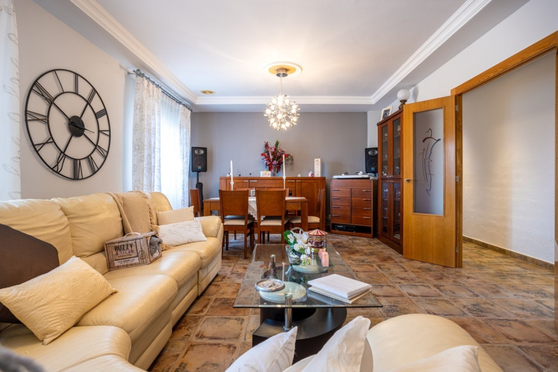 Resale - Villa -
Elche
