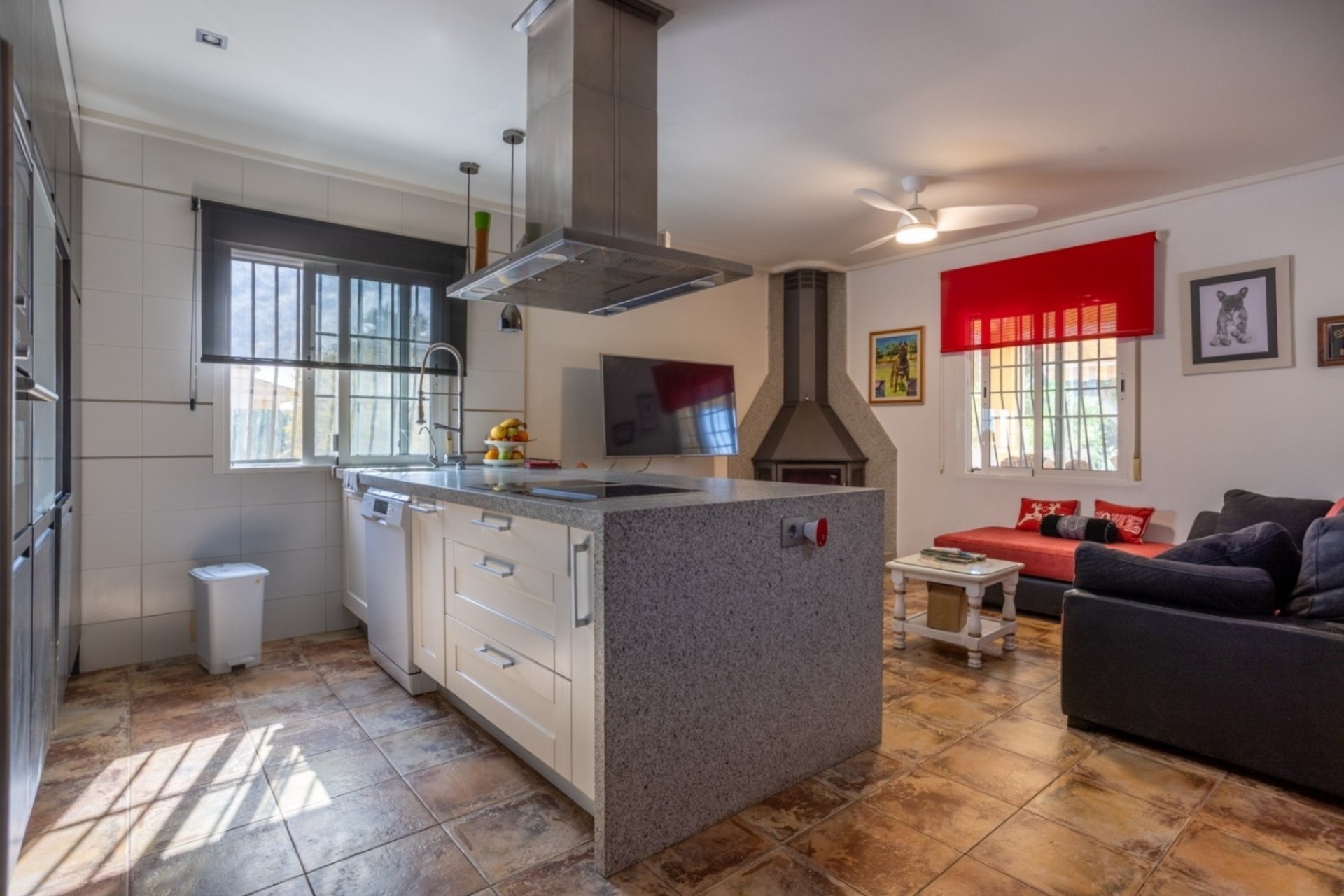 Resale - Villa -
Elche