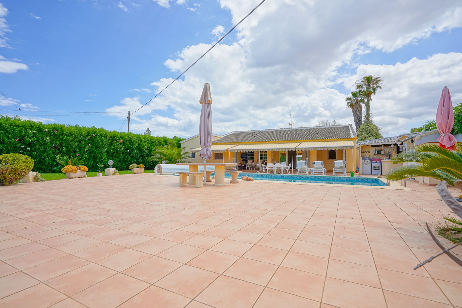 Resale - Villa -
Els Poblets - Center