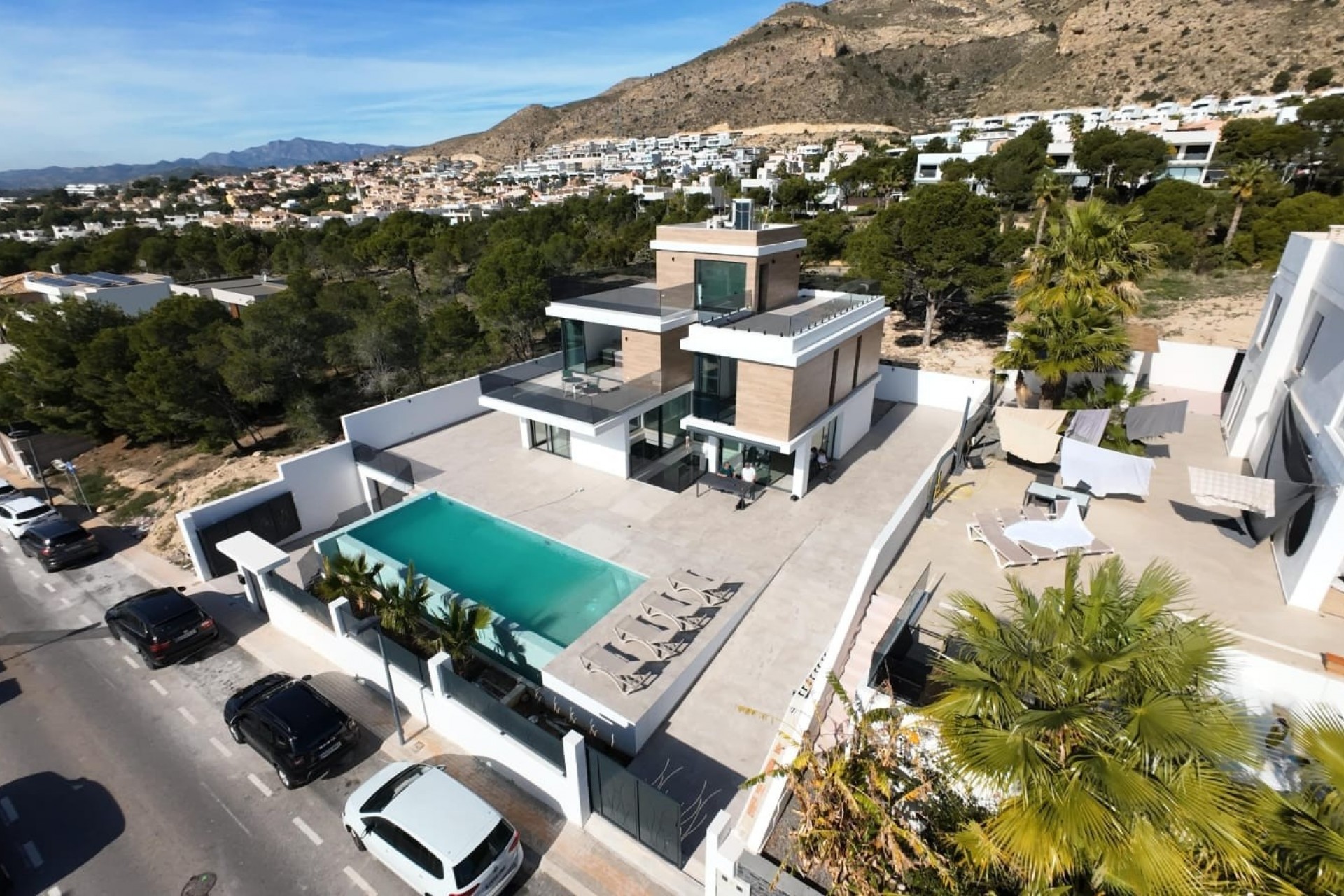 Resale - Villa -
Finestrat - Sierra Cortina