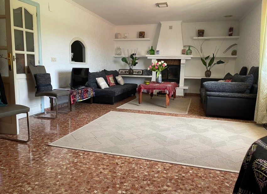 Resale - Villa -
Finestrat