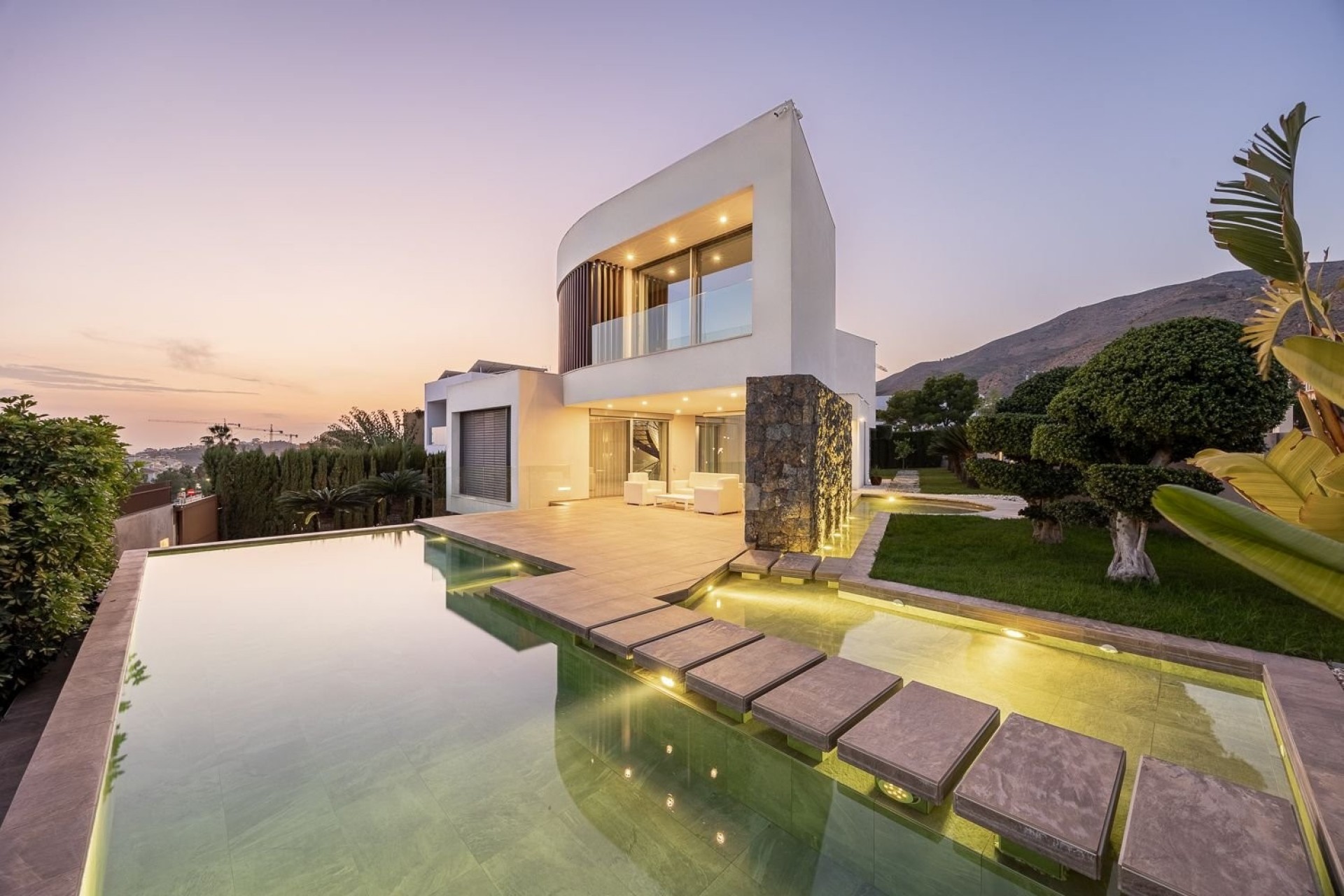 Resale - Villa -
Finestrat