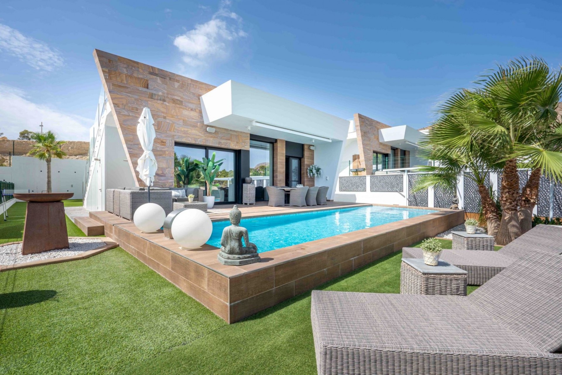 Resale - Villa -
Finestrat