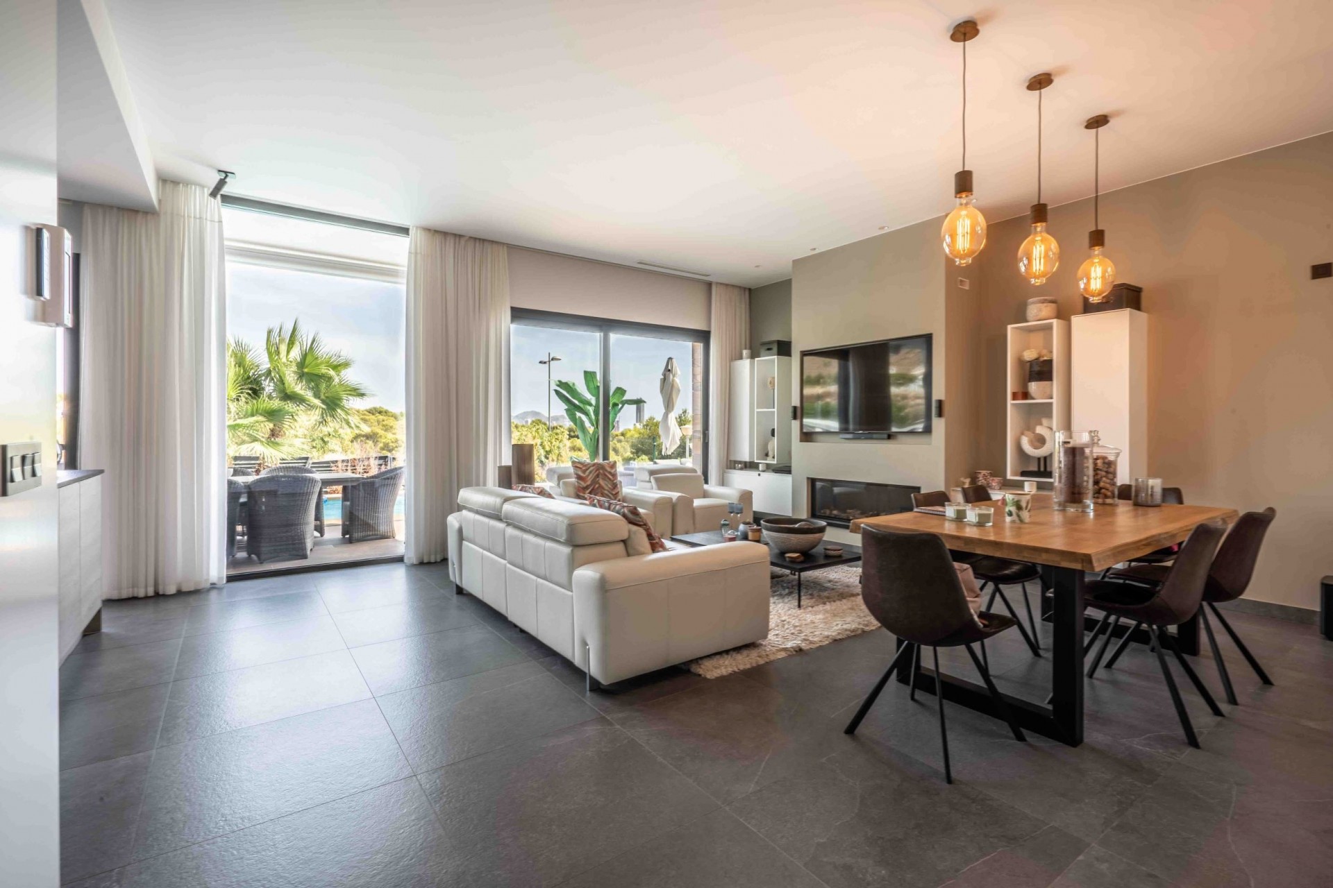 Resale - Villa -
Finestrat