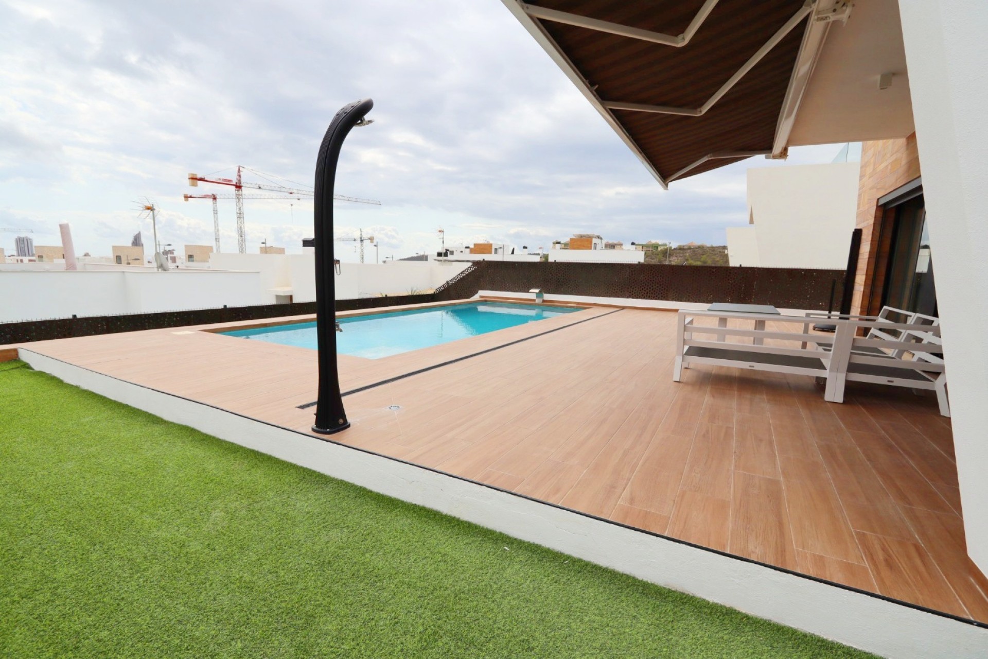 Resale - Villa -
Finestrat
