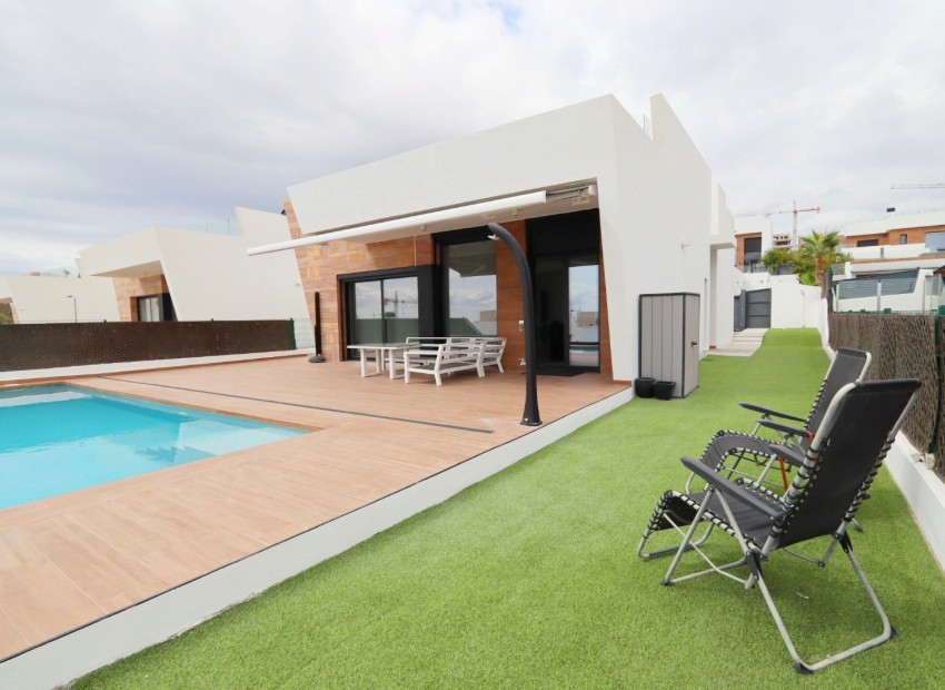 Resale - Villa -
Finestrat