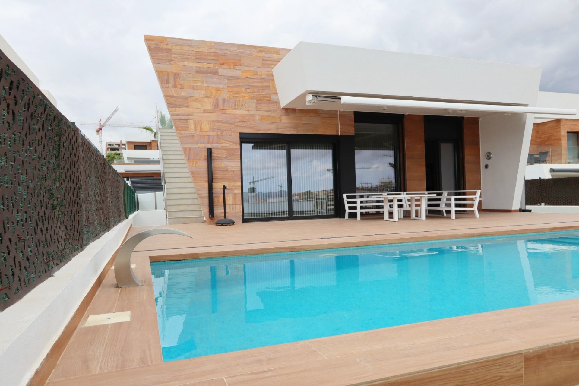 Resale - Villa -
Finestrat