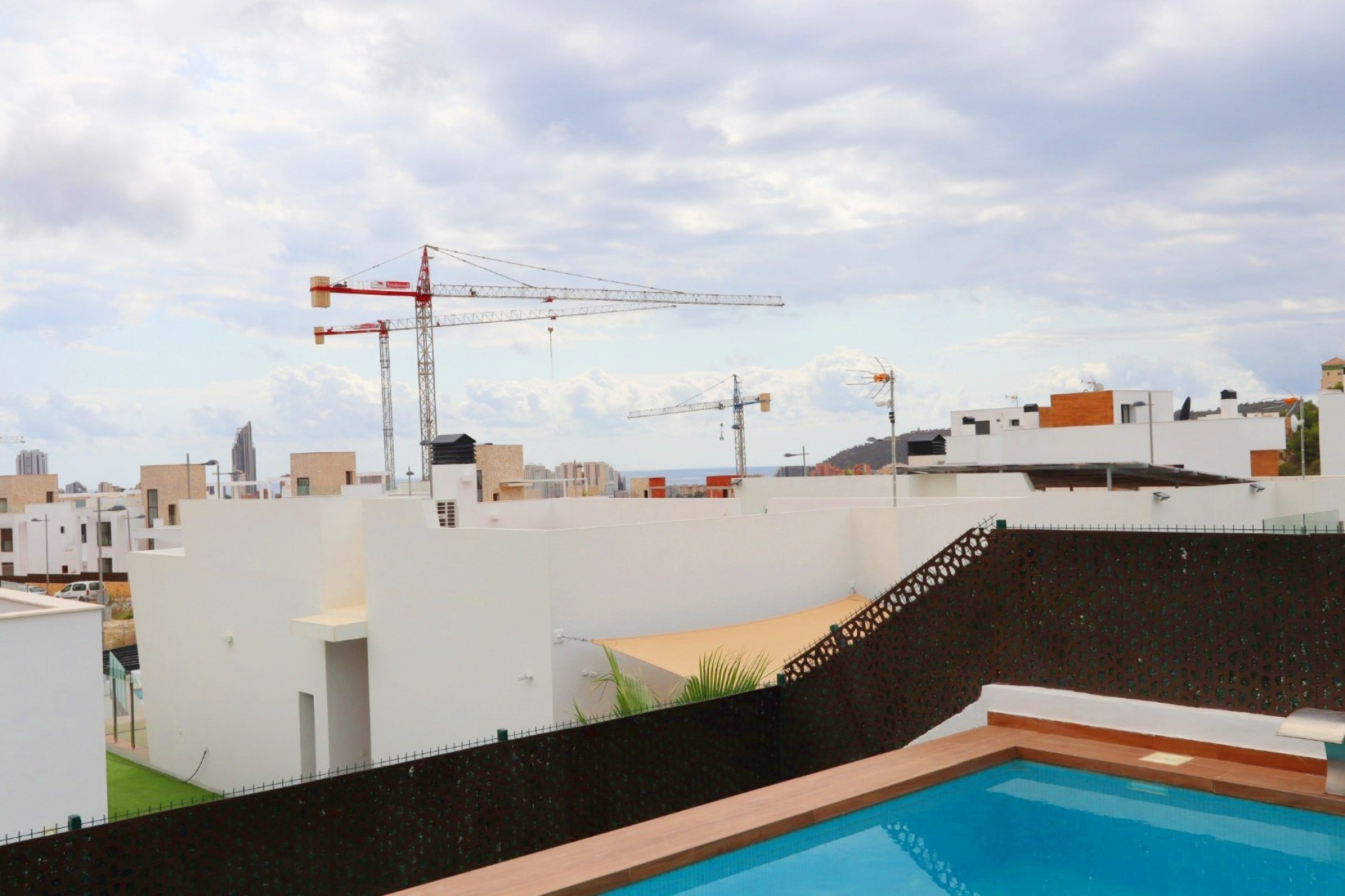 Resale - Villa -
Finestrat