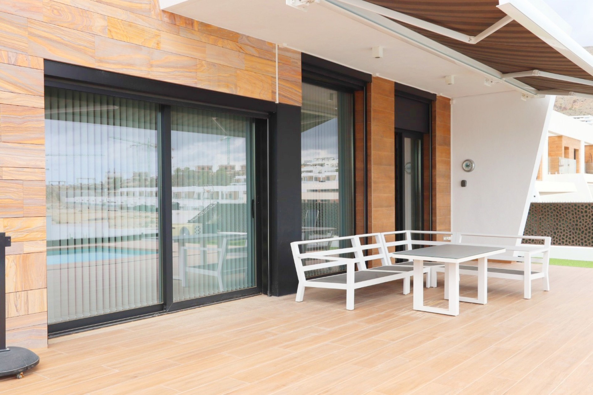 Resale - Villa -
Finestrat