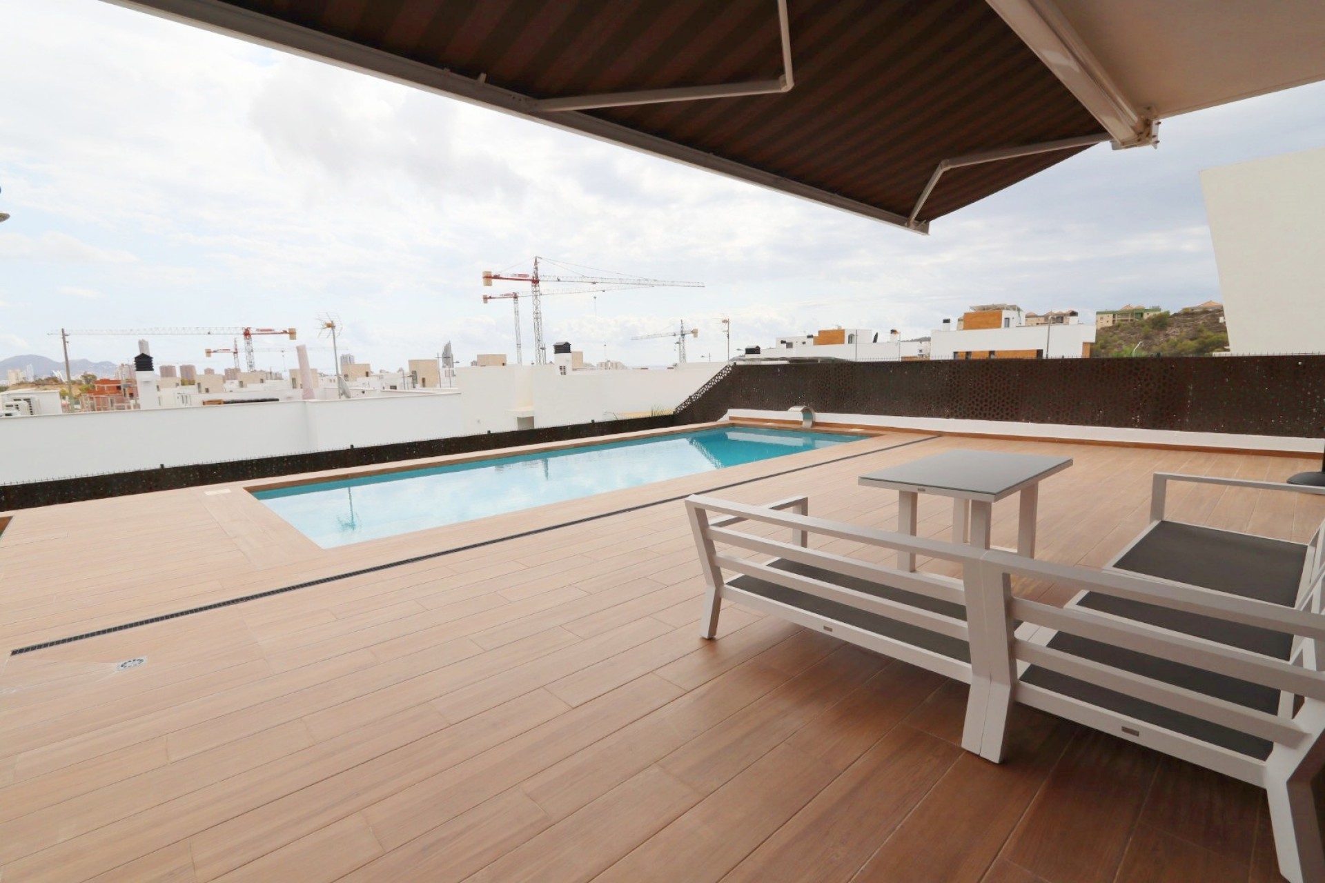 Resale - Villa -
Finestrat