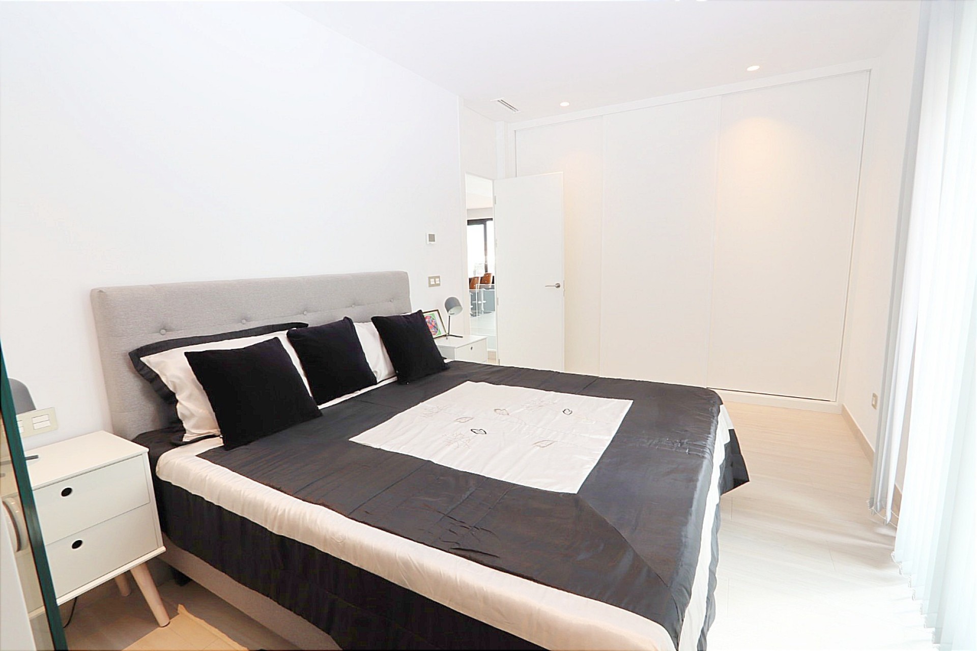 Resale - Villa -
Finestrat