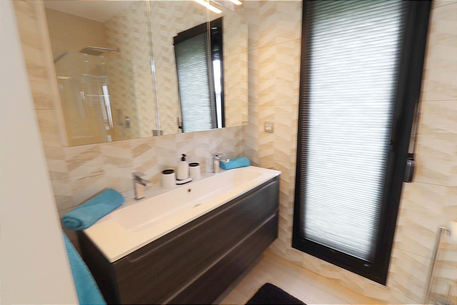 Resale - Villa -
Finestrat