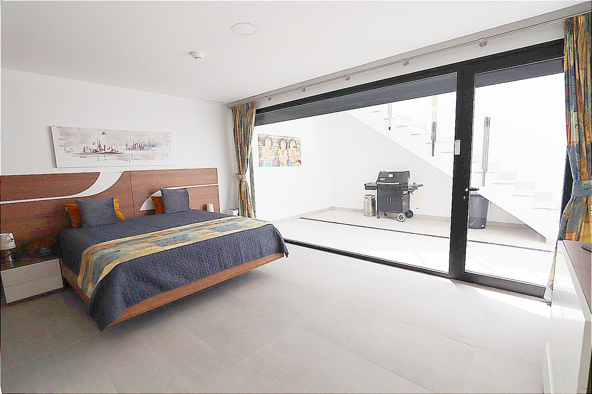 Resale - Villa -
Finestrat
