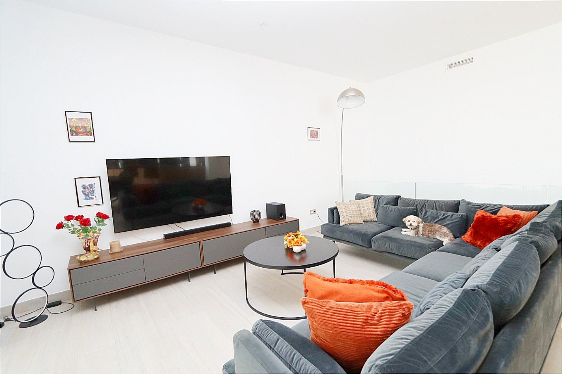 Resale - Villa -
Finestrat